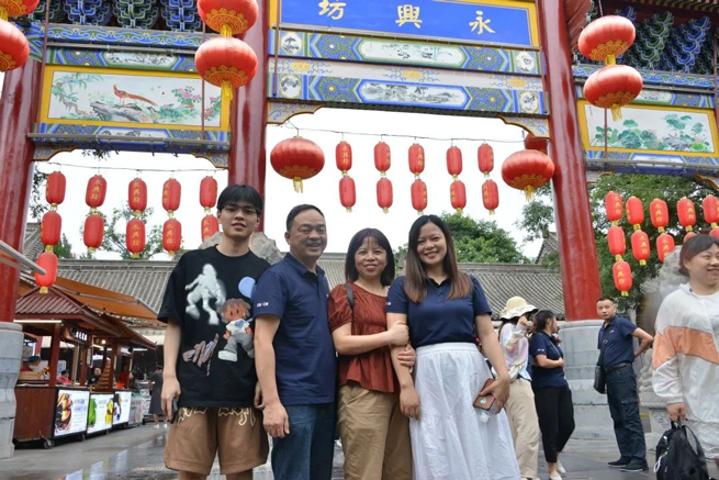Xiangyi Staff Gathered In The Ancient Capital Xi'An To Experience The Thousand-Year History And Culture Journey.