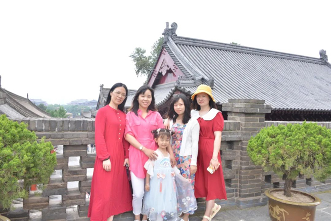 Xiangyi Staff Gathered In The Ancient Capital Xi'An To Experience The Thousand-Year History And Culture Journey.
