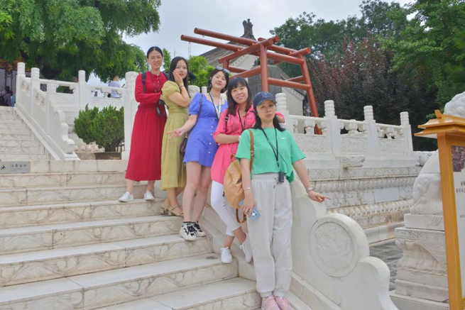 Xiangyi Staff Gathered In The Ancient Capital Xi'An To Experience The Thousand-Year History And Culture Journey.